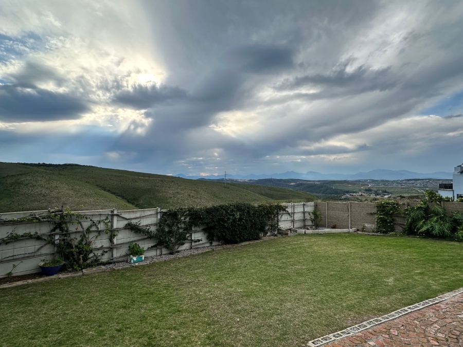 4 Bedroom Property for Sale in Hartenbos Heuwels Western Cape